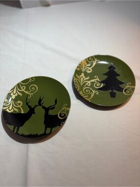 Noble Excellence Green Holiday Deer and Tree Decorative Plate Set